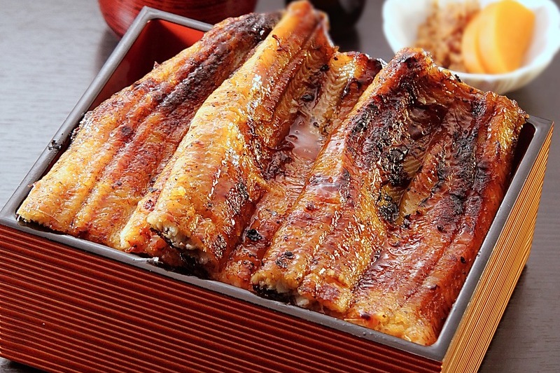 鰻に焼き方から提供までの全てを誰でも出来るマニュアル化